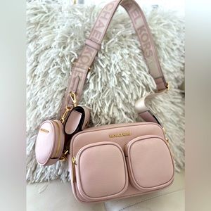 Michael Kors Jet Set Medium Leather Crossbody E with Case for Apple AirPods Pro